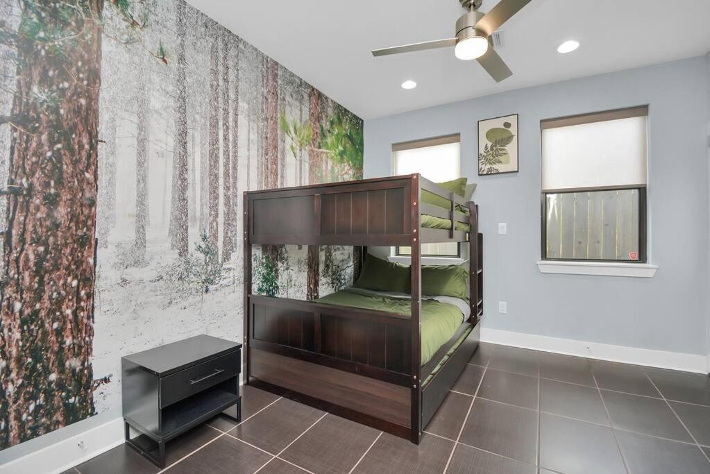 Skyline Views - Sleeps 10 Home Near Downtown Houston Esterno foto