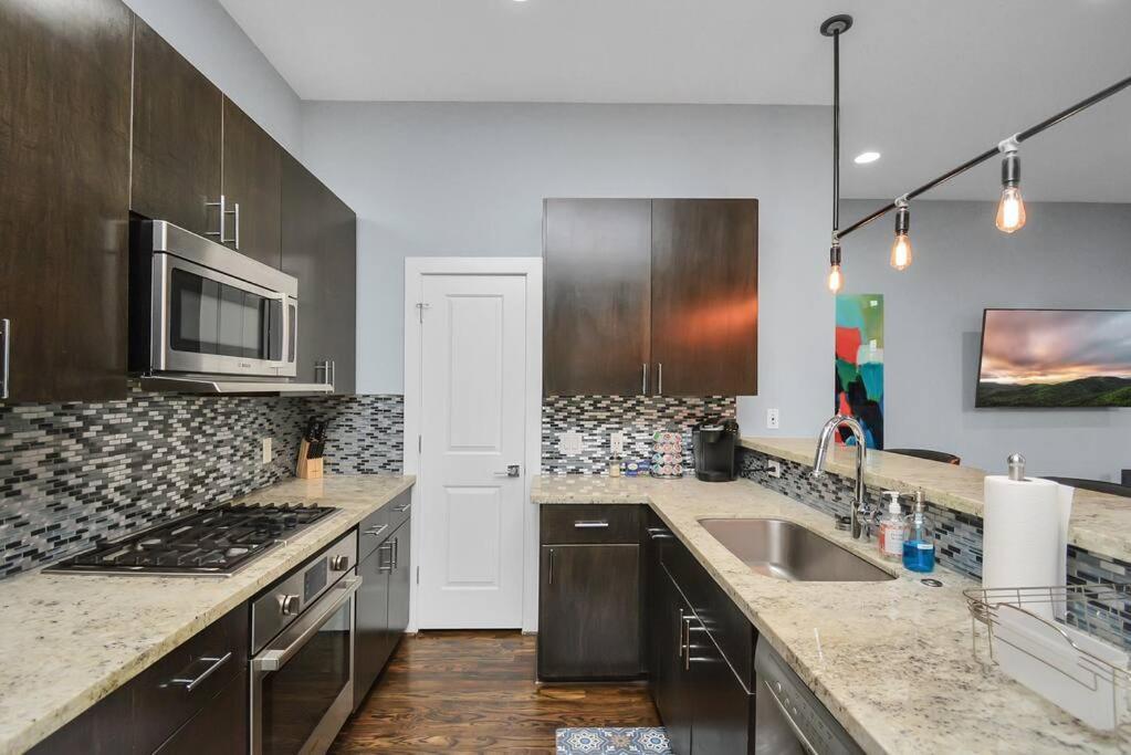 Skyline Views - Sleeps 10 Home Near Downtown Houston Esterno foto