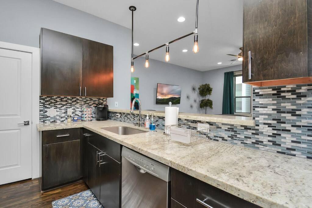 Skyline Views - Sleeps 10 Home Near Downtown Houston Esterno foto