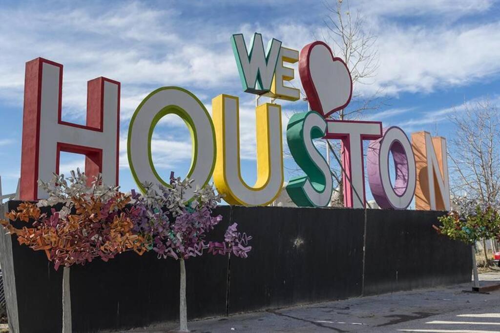 Skyline Views - Sleeps 10 Home Near Downtown Houston Esterno foto