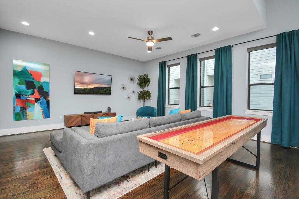 Skyline Views - Sleeps 10 Home Near Downtown Houston Esterno foto